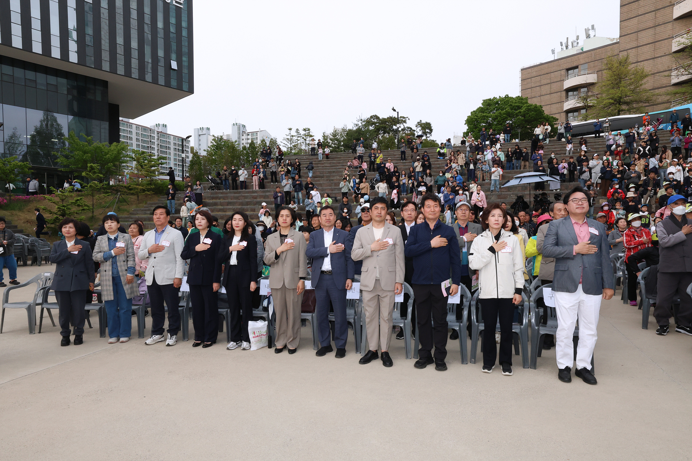 '제9회 이팝나무 꽃 축제' 게시글의 사진(2) '250427 이팝나무 꽃축제 002.jpg' '제9회 이팝나무 꽃 축제' 게시글의 사진(2) '250427 이팝나무 꽃축제 002.jpg'