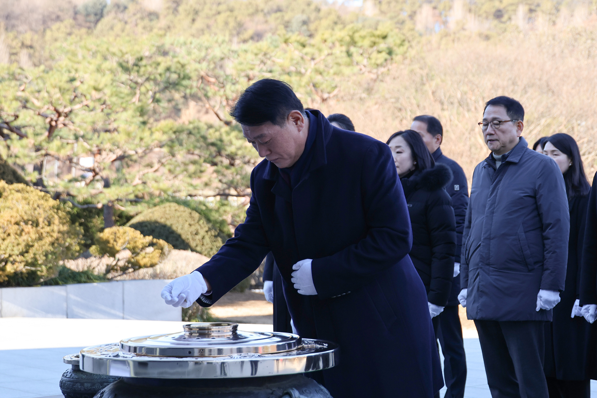 '2026 새해맞이 국립서울현충원 헌화 및 참배' 게시글의 사진(5) '260105 2026 새해맞이 국립서울현충원 헌화 및 참배 005.jpg'