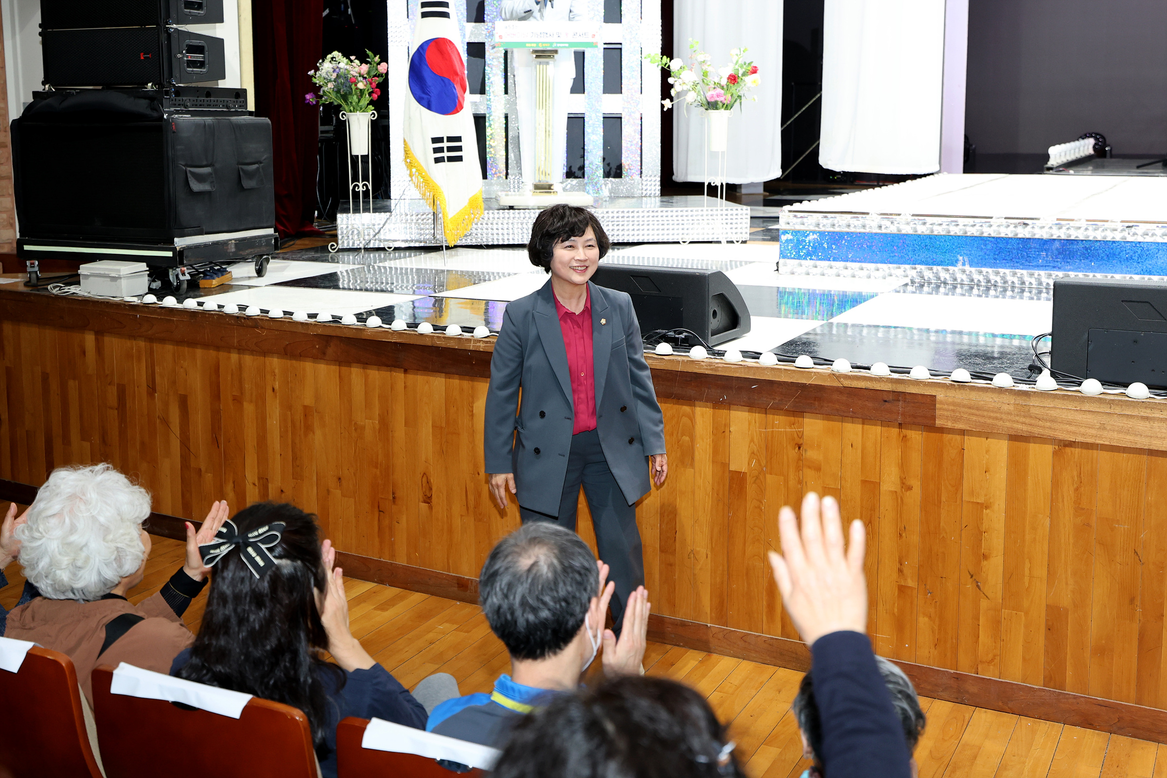 '제35회 어버이날 기념식 및 효 콘서트' 게시글의 사진(5) '250508 제35회 어버이날 기념식 및 효 콘서트 005.jpg' '제35회 어버이날 기념식 및 효 콘서트' 게시글의 사진(5) '250508 제35회 어버이날 기념식 및 효 콘서트 005.jpg'