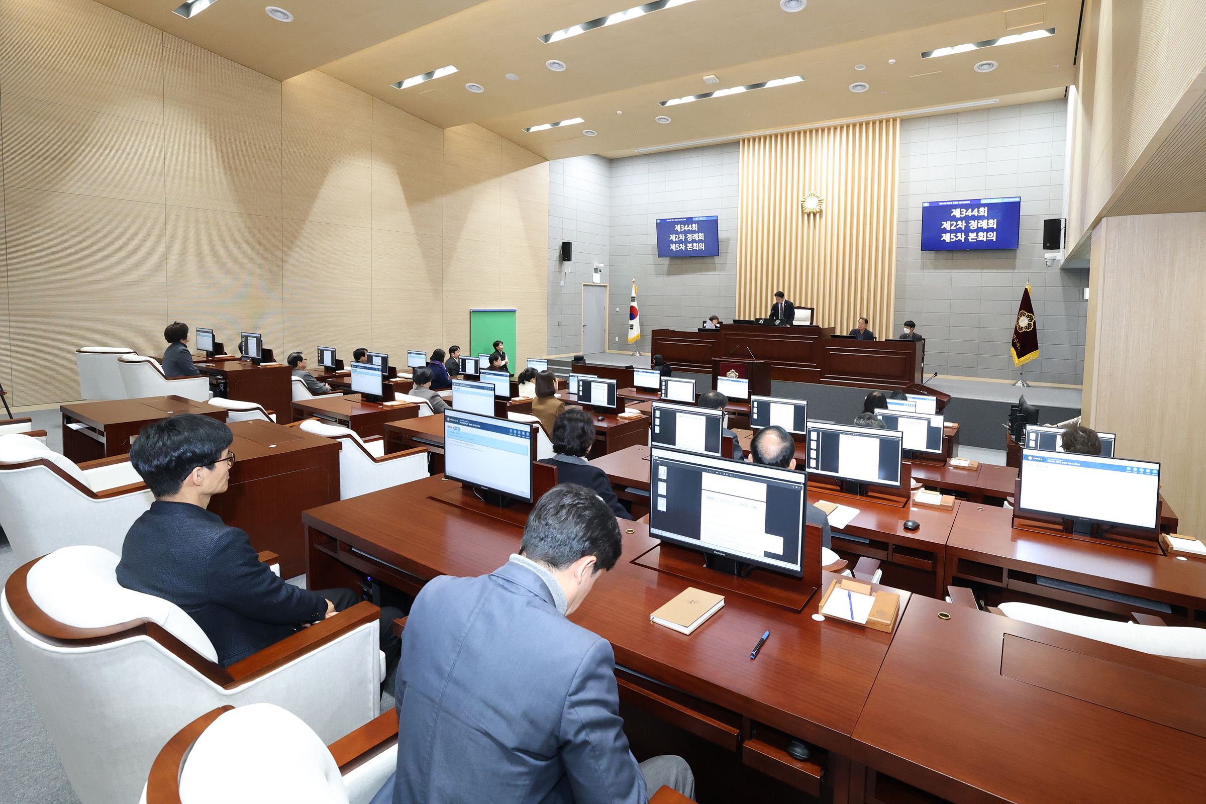 '제344회 동작구의회 제2차 정례회 제5차 본회의' 게시글의 사진(3) '251223 제344회 동작구의회 제2차 정례회 제5차 본회의 003.jpg'