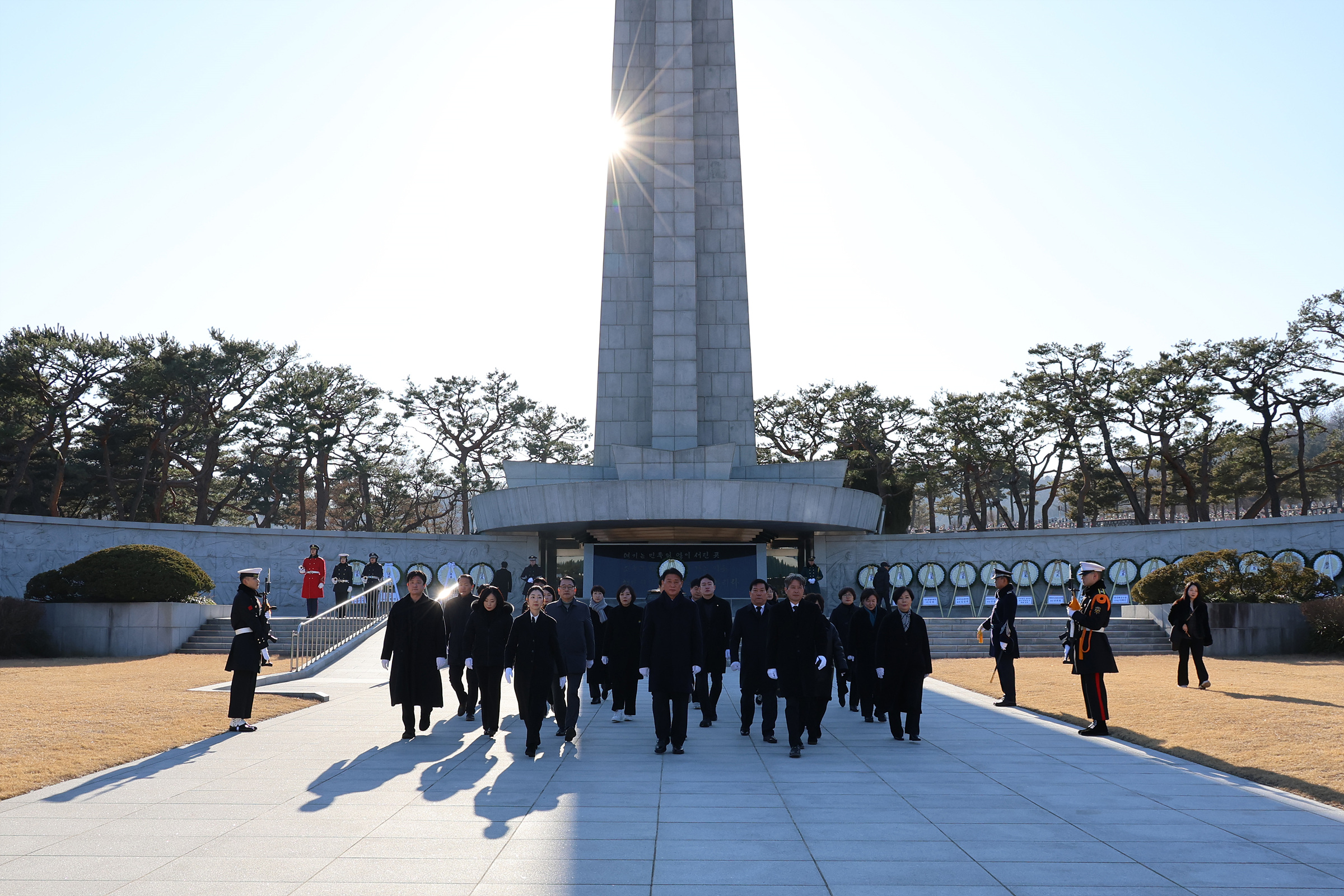 '2026 새해맞이 국립서울현충원 헌화 및 참배' 게시글의 사진(10) '260105 2026 새해맞이 국립서울현충원 헌화 및 참배 010.jpg'