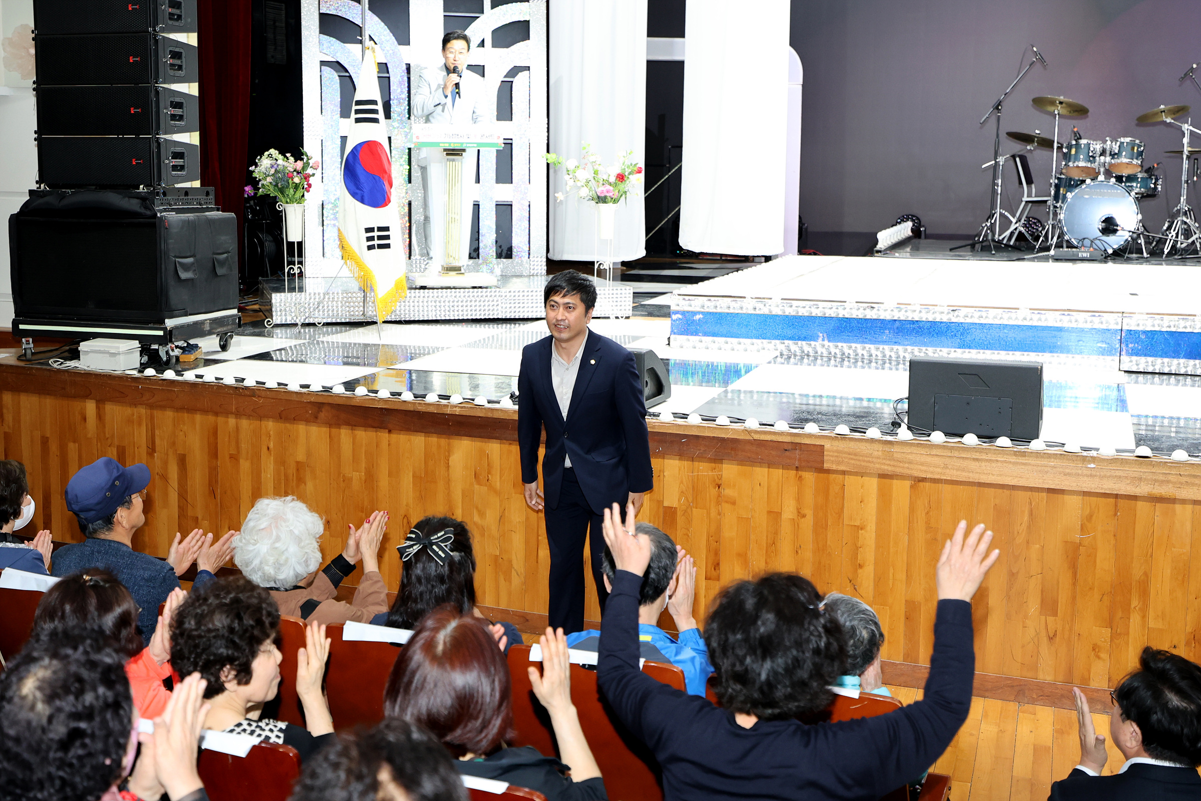 '제35회 어버이날 기념식 및 효 콘서트' 게시글의 사진(4) '250508 제35회 어버이날 기념식 및 효 콘서트 004.jpg' '제35회 어버이날 기념식 및 효 콘서트' 게시글의 사진(4) '250508 제35회 어버이날 기념식 및 효 콘서트 004.jpg'