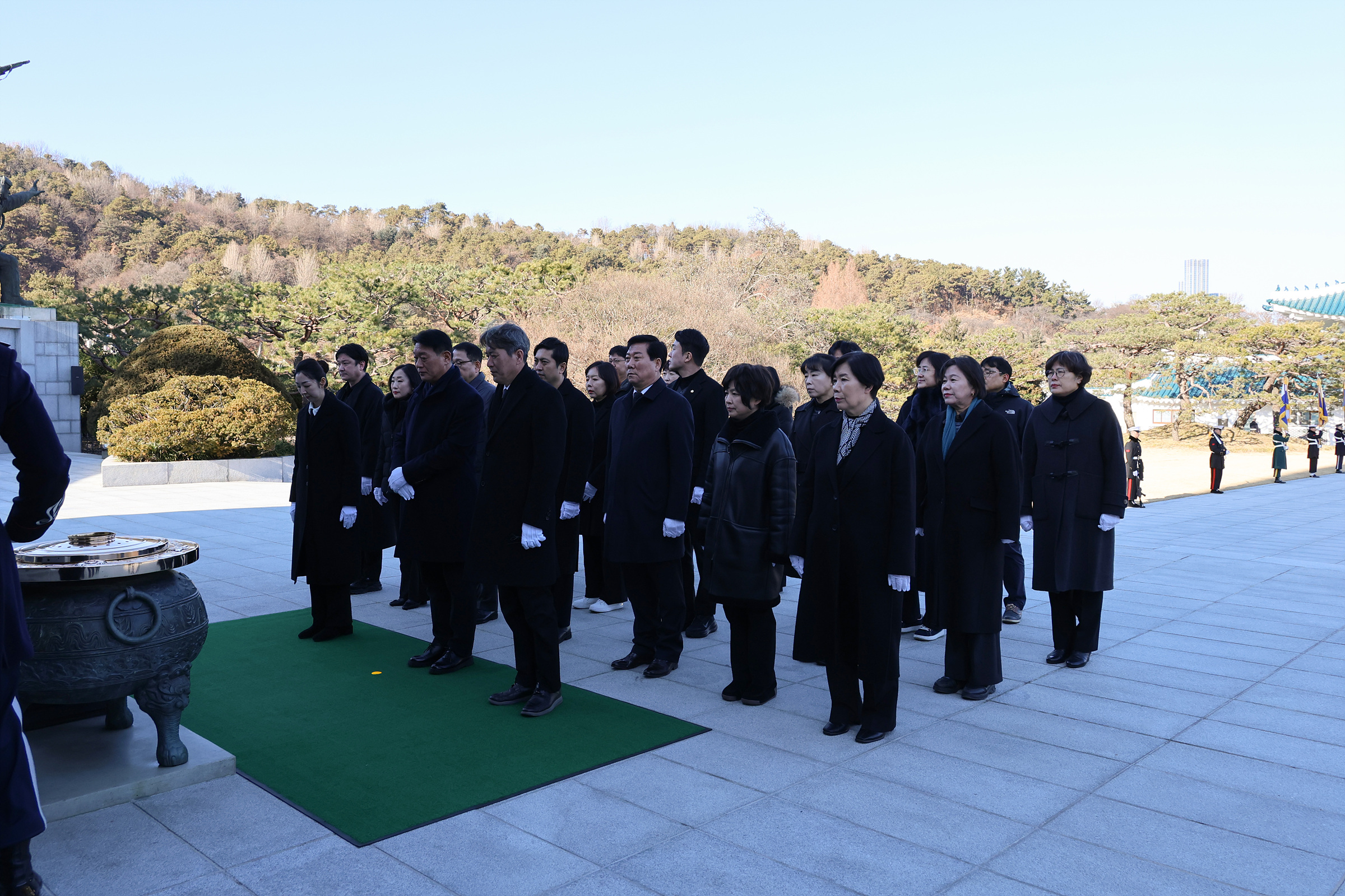 '2026 새해맞이 국립서울현충원 헌화 및 참배' 게시글의 사진(4) '260105 2026 새해맞이 국립서울현충원 헌화 및 참배 004.jpg'