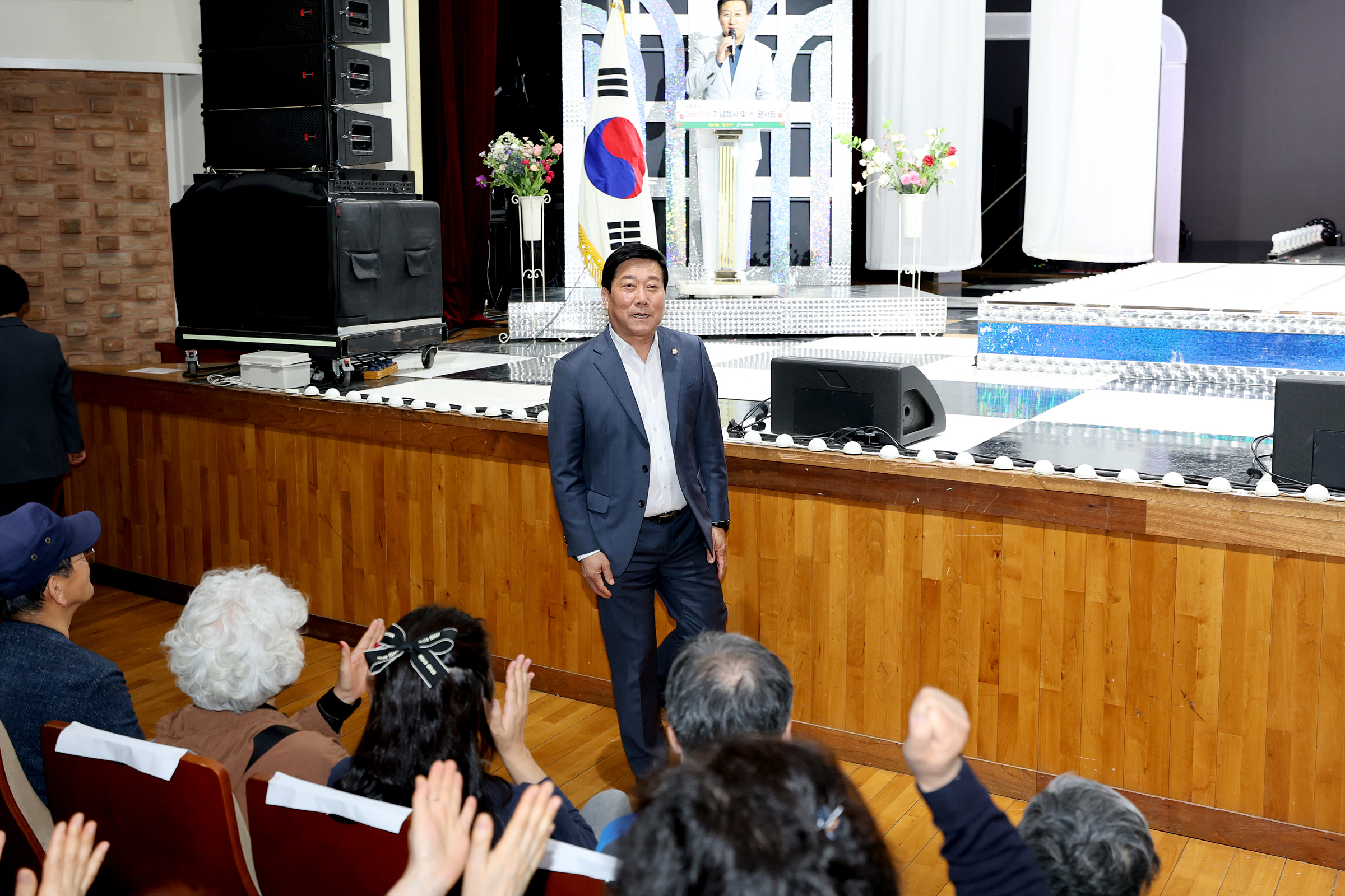 '제35회 어버이날 기념식 및 효 콘서트' 게시글의 사진(6) '250508 제35회 어버이날 기념식 및 효 콘서트 006.jpg' '제35회 어버이날 기념식 및 효 콘서트' 게시글의 사진(6) '250508 제35회 어버이날 기념식 및 효 콘서트 006.jpg'