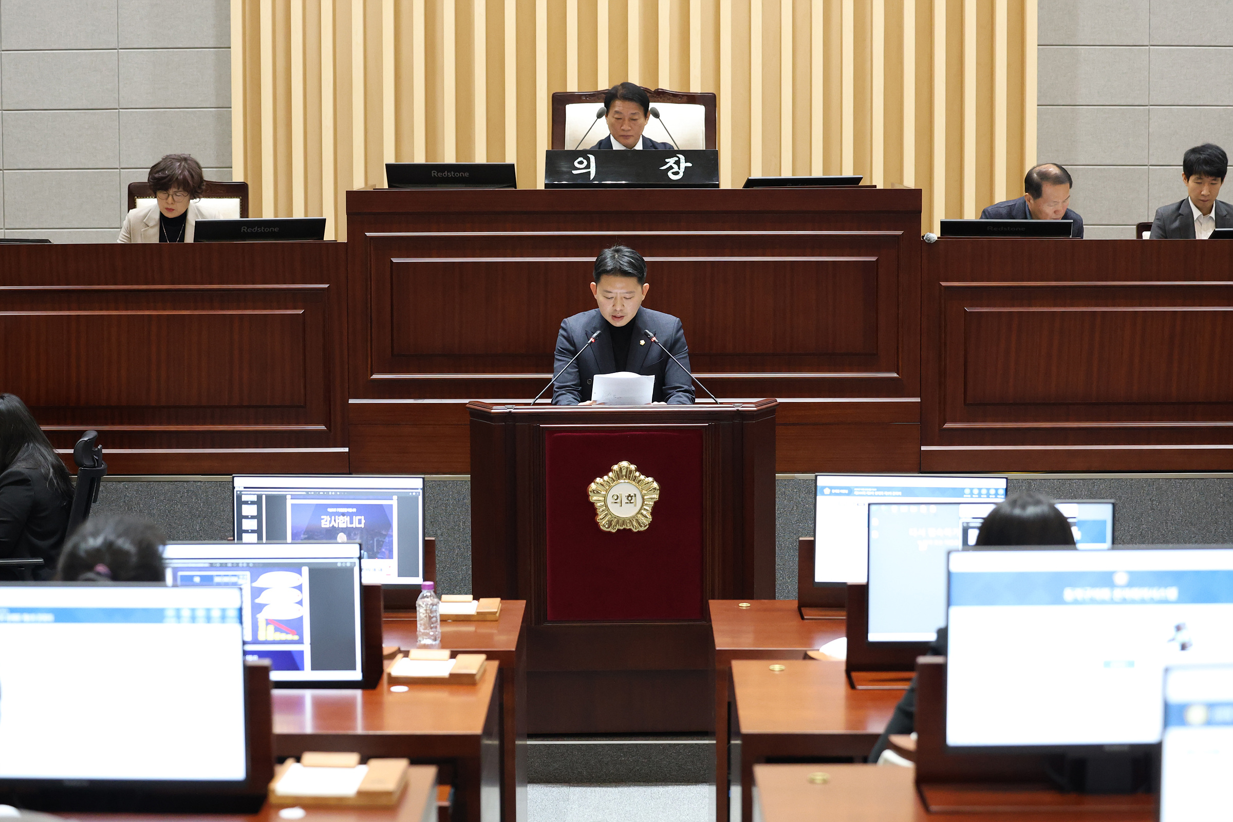 '제344회 동작구의회 제2차 정례회 제4차 본회의' 게시글의 사진(10) '251222 제344회 동작구의회 제2차 정례회 제4차 본회의 009.jpg'