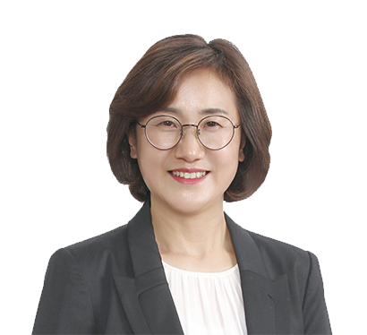 Lee Miyeon, the chair of Dongjak District Council
